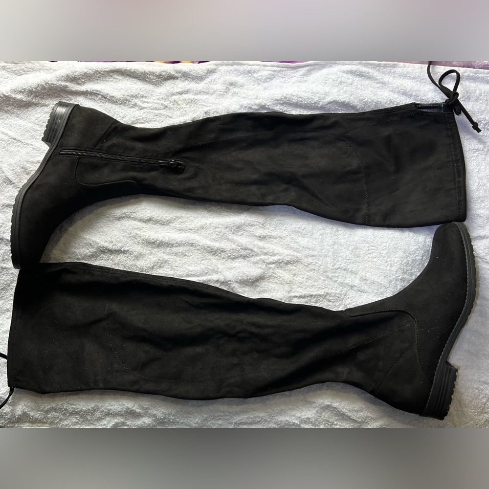 Boots size 6.5 women